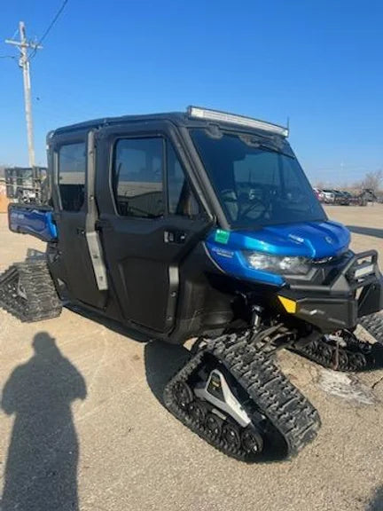 Can-Am Defender Crew 2020-2022 window tint — rear window close-up