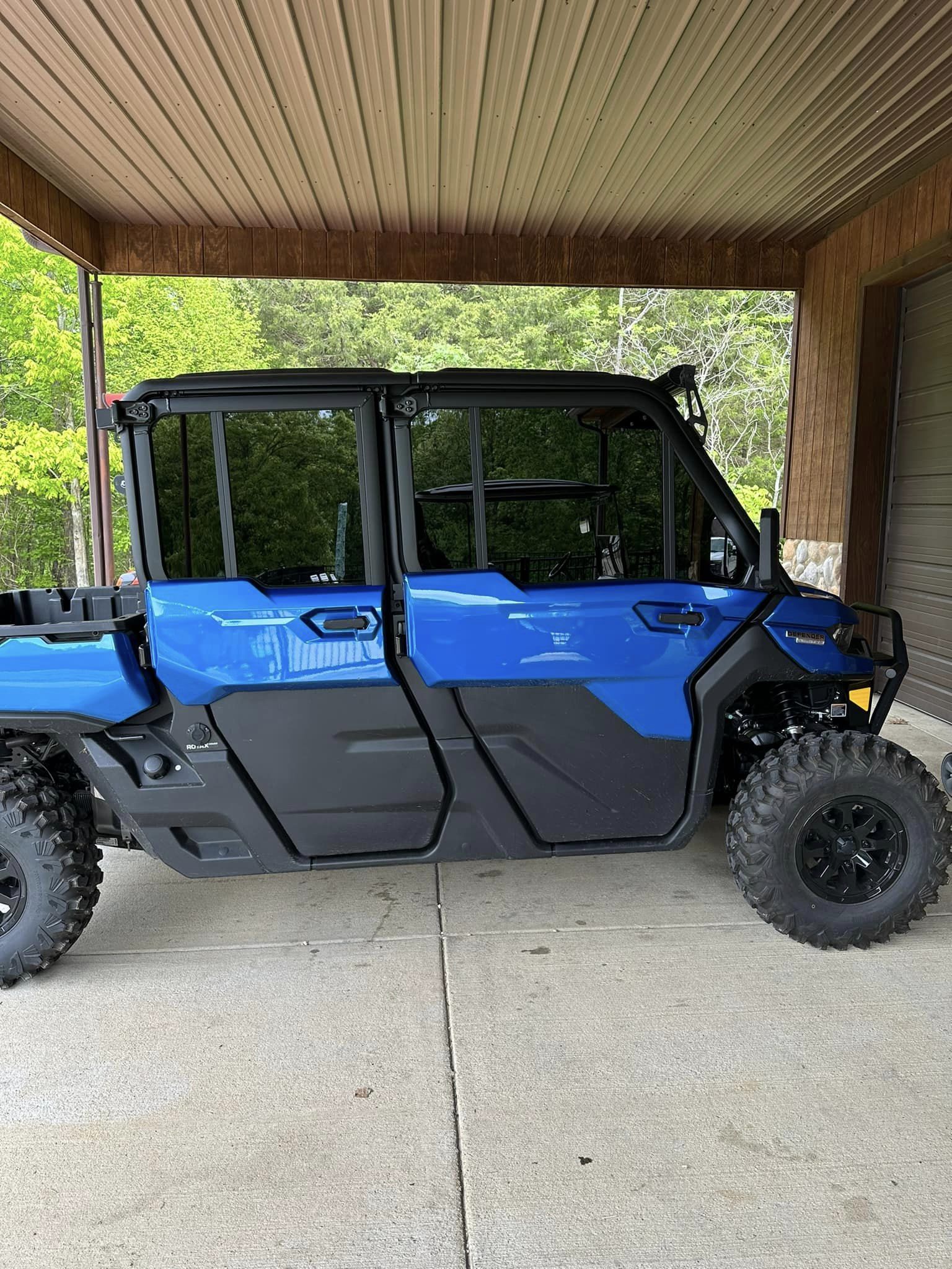 Can-Am Defender Crew HD10 tint — rear door window detail